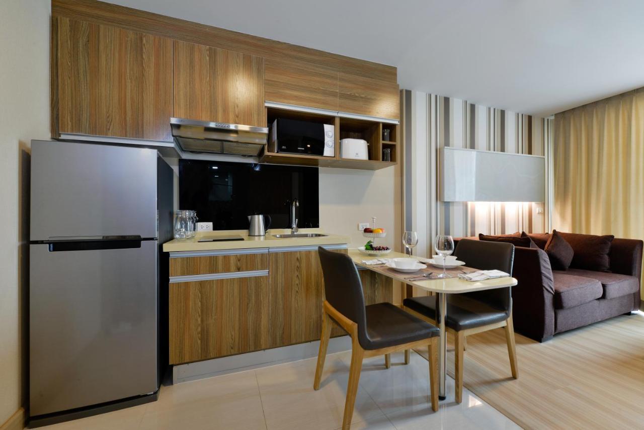 Ramada By Wyndham Bangkok Ten Ekamai Residences Exterior foto